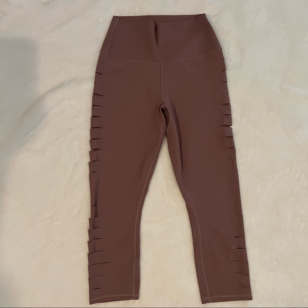 ALO Yoga Capri Leggings